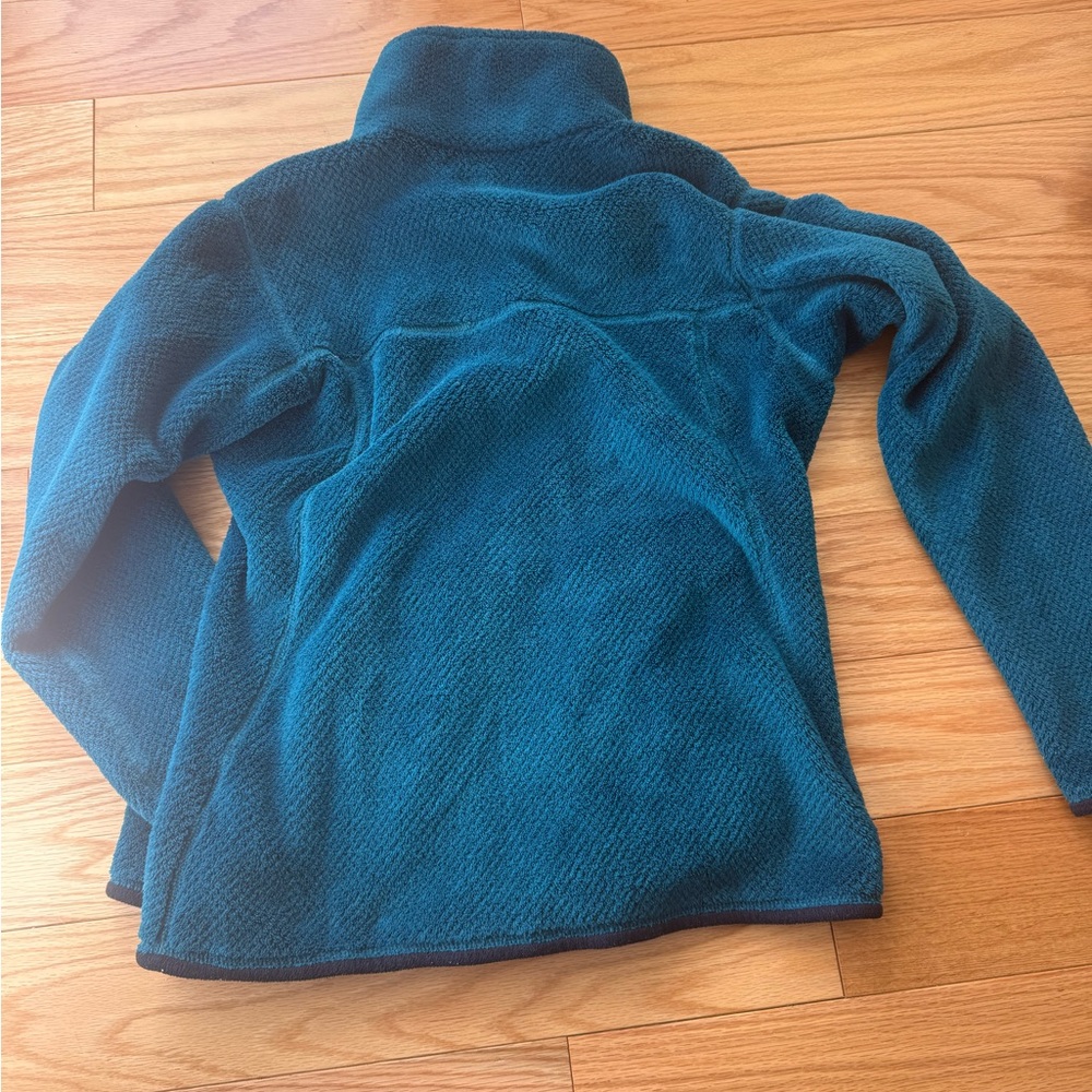 Patagonia Teal Sherpa Fleece with Navy Trim - Picture 4 of 4